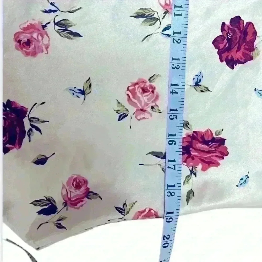 TRYSE Camisole Red Roses on Satin Cream; size 2xL - Picture 7 of 9